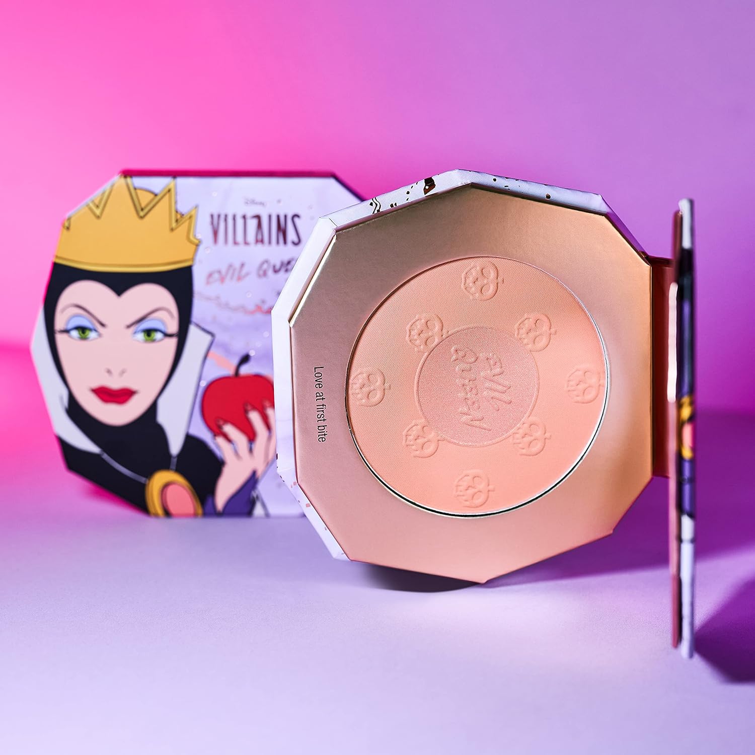 Essence Disney Villains Evil Queen Maxi Blush, No. 01